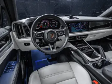 PORSCHE Cayenne S E-Hyb Coupé Facelift SportDesign 22