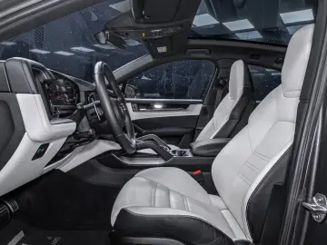PORSCHE Cayenne S E-Hyb Coupé Facelift SportDesign 22