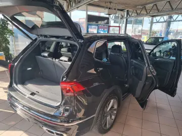 VW Tiguan Allspace R-Line 4Motion 7-Sitzer ACC