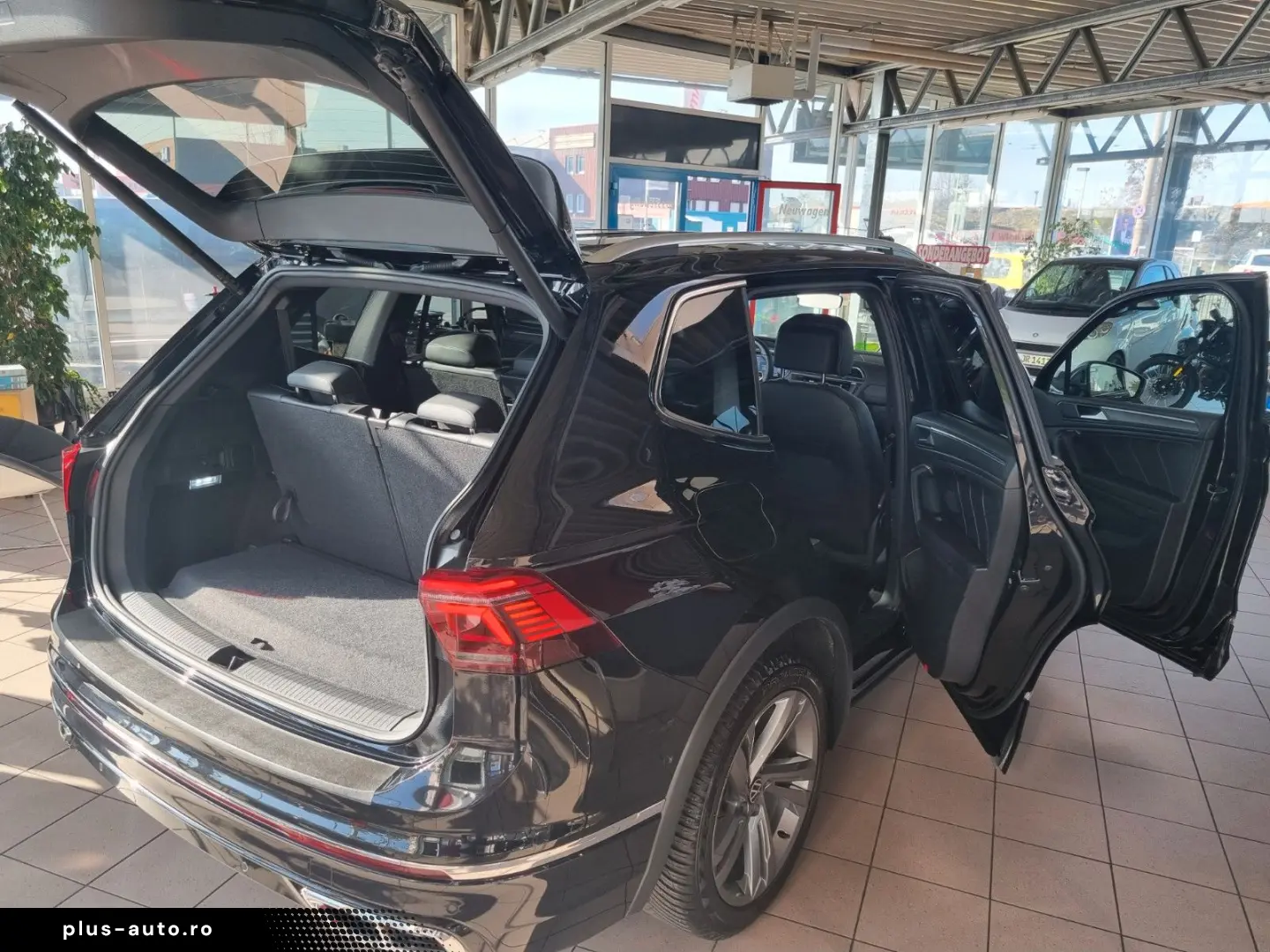 VW Tiguan Allspace R-Line 4Motion 7-Sitzer ACC