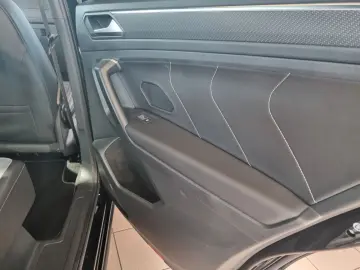 VW Tiguan Allspace R-Line 4Motion 7-Sitzer ACC