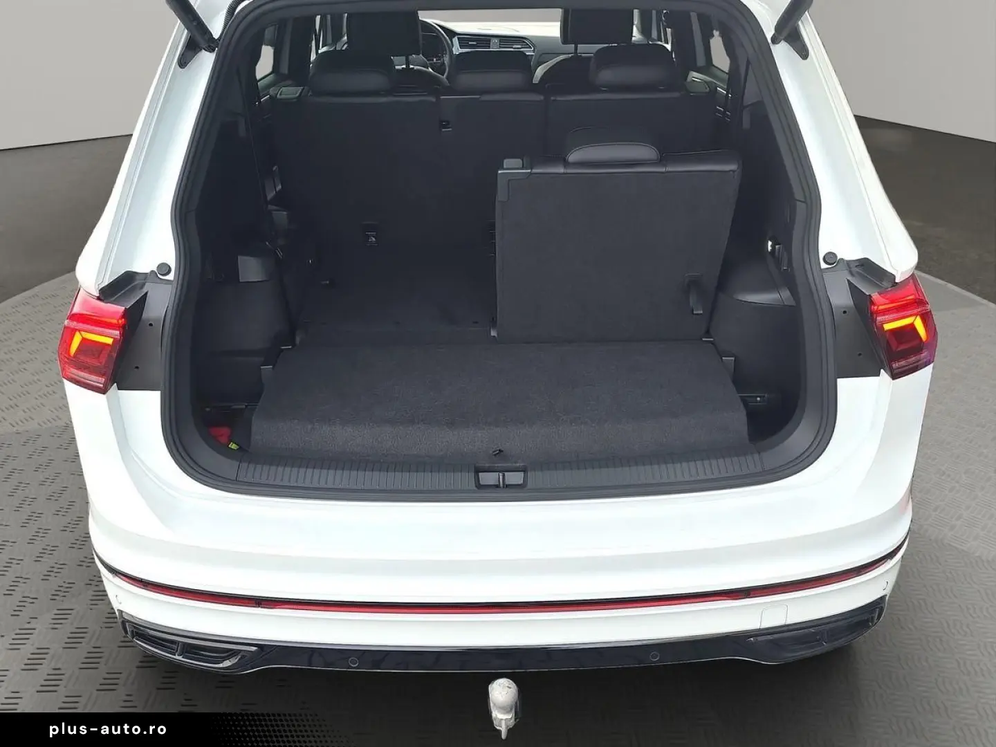 VW Tiguan Allspace R-Line 4M STNDHZ 7SZ AHK MATRIX