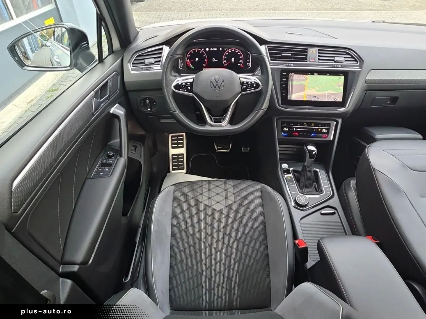 VW Tiguan Allspace R-Line 4M STNDHZ 7SZ AHK MATRIX