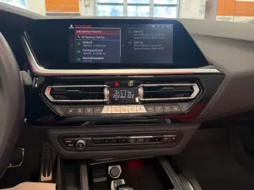 BMW Z4sD30i HUD LEDeMemorStz P&DrivAs KomfZg M-Sport