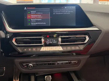 BMW Z4sD30i HUD LEDeMemorStz P&DrivAs KomfZg M-Sport