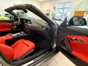 BMW Z4sD30i HUD LEDeMemorStz P&DrivAs KomfZg M-Sport