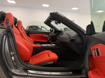 BMW Z4sD30i HUD LEDeMemorStz P&DrivAs KomfZg M-Sport