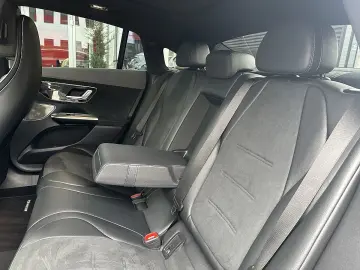 MERCEDES-BENZ EQE 350 89kWh Aut. AMG-Line  Panorama …