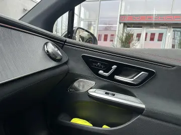 MERCEDES-BENZ EQE 350 89kWh Aut. AMG-Line  Panorama …