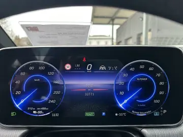 MERCEDES-BENZ EQE 350 89kWh Aut. AMG-Line  Panorama …