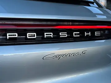 PORSCHE Cayenne III S E-Hybrid Aut.   AHK   Pano   PD...
