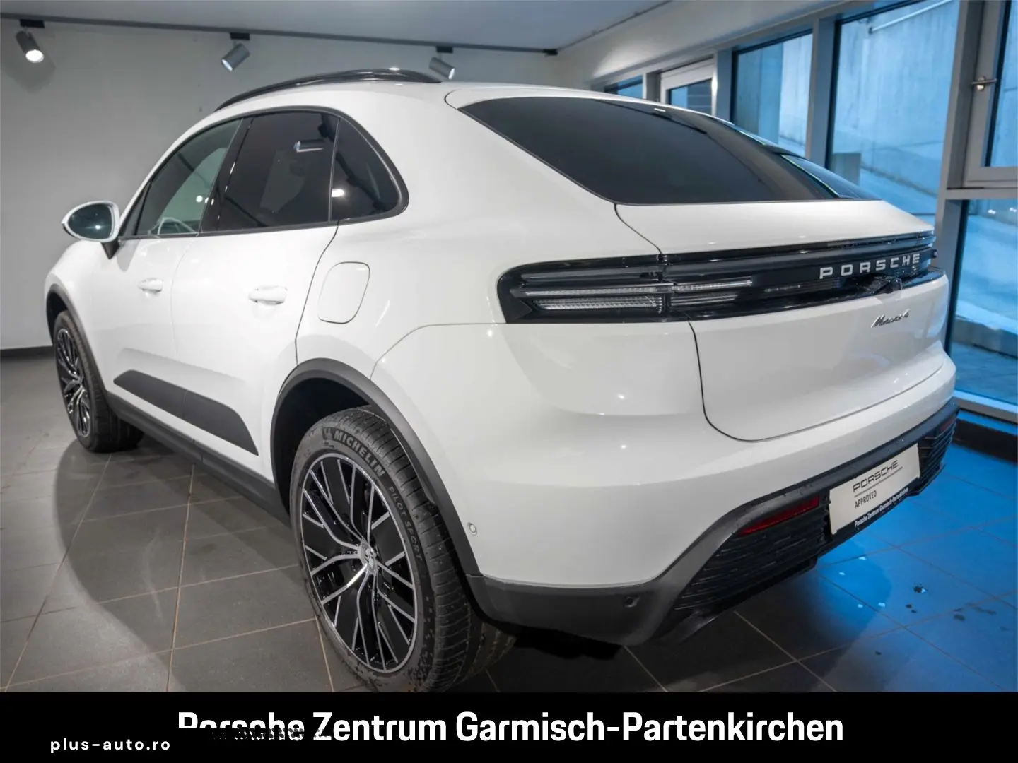 PORSCHE Macan 4 AirSusp TowH Panoramic