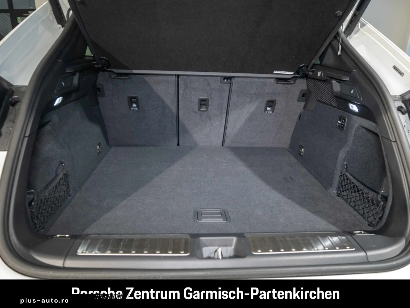 PORSCHE Macan 4 AirSusp TowH Panoramic