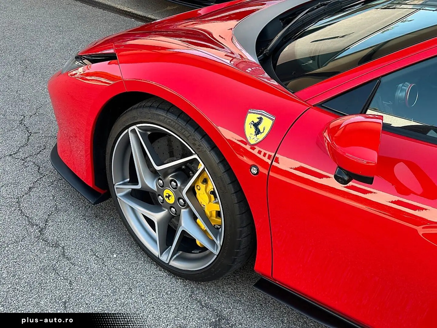 FERRARI F8 Tributo