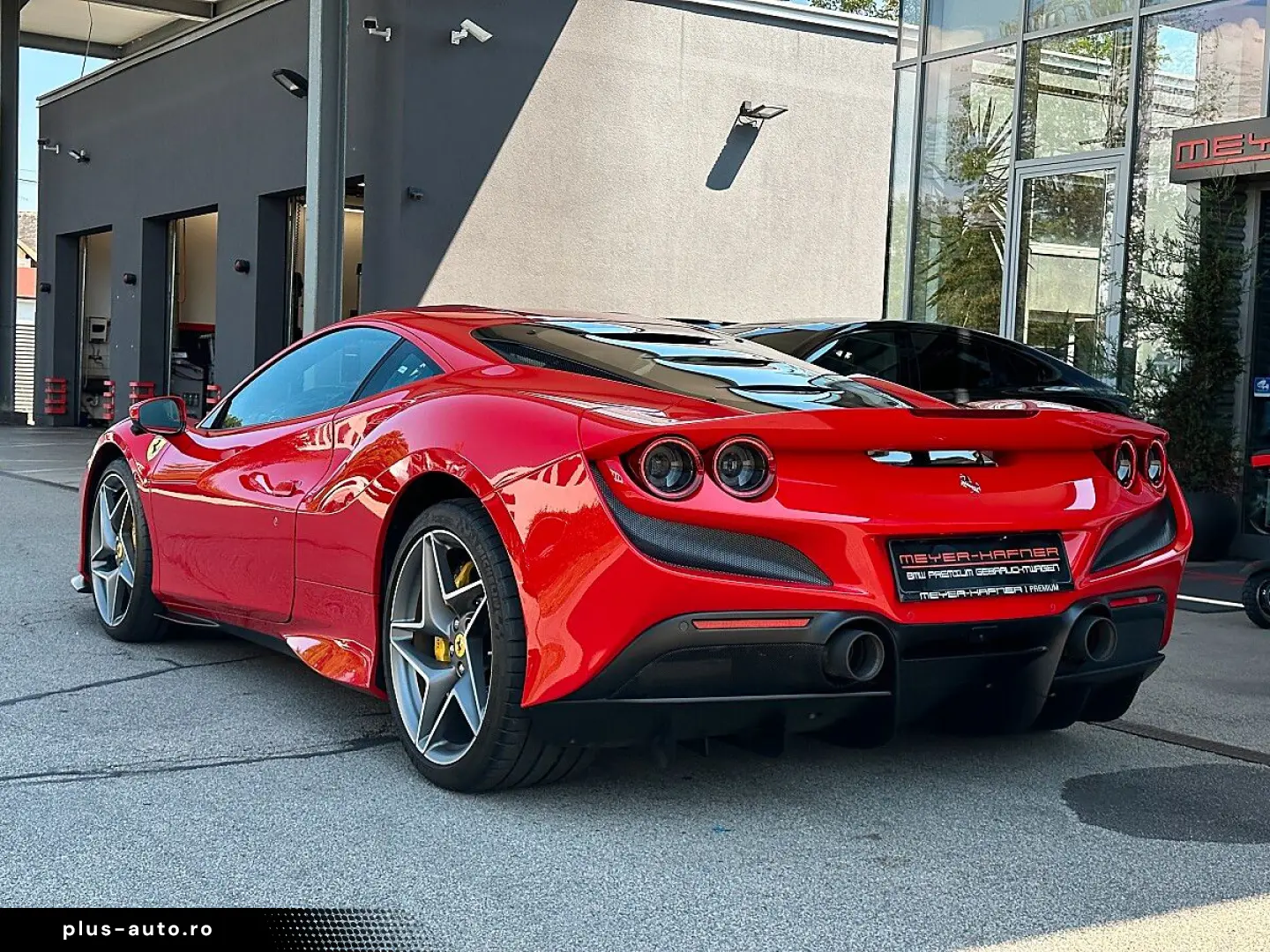 FERRARI F8 Tributo