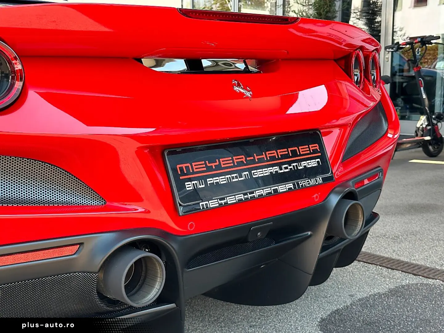 FERRARI F8 Tributo