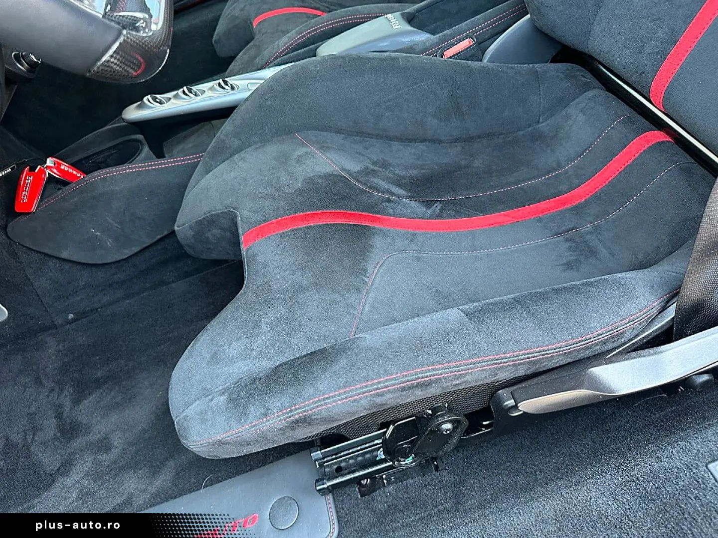 FERRARI F8 Tributo