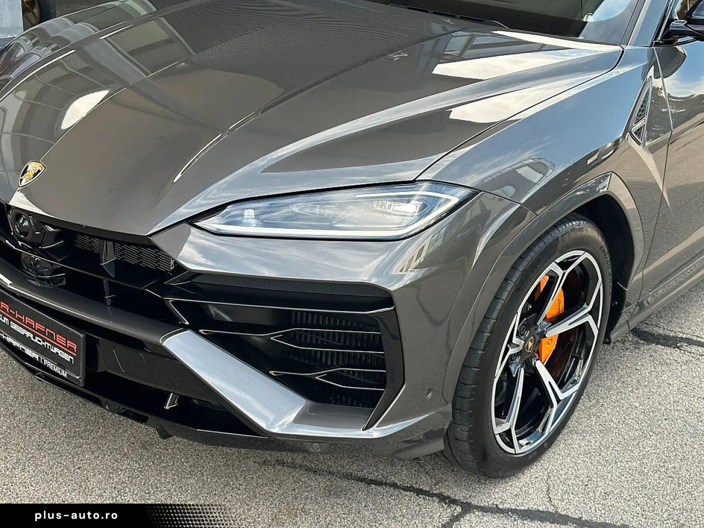 LAMBORGHINI URUS SE   Akrapovic   B&O   Pano   GARANTIE 2028
