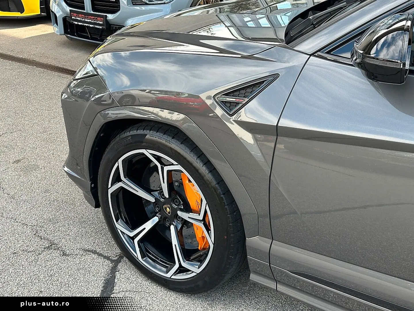 LAMBORGHINI URUS SE   Akrapovic   B&O   Pano   GARANTIE 2028