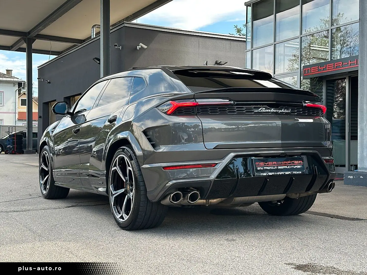 LAMBORGHINI URUS SE   Akrapovic   B&O   Pano   GARANTIE 2028