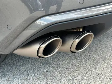 LAMBORGHINI URUS SE   Akrapovic   B&O   Pano   GARANTIE 2028