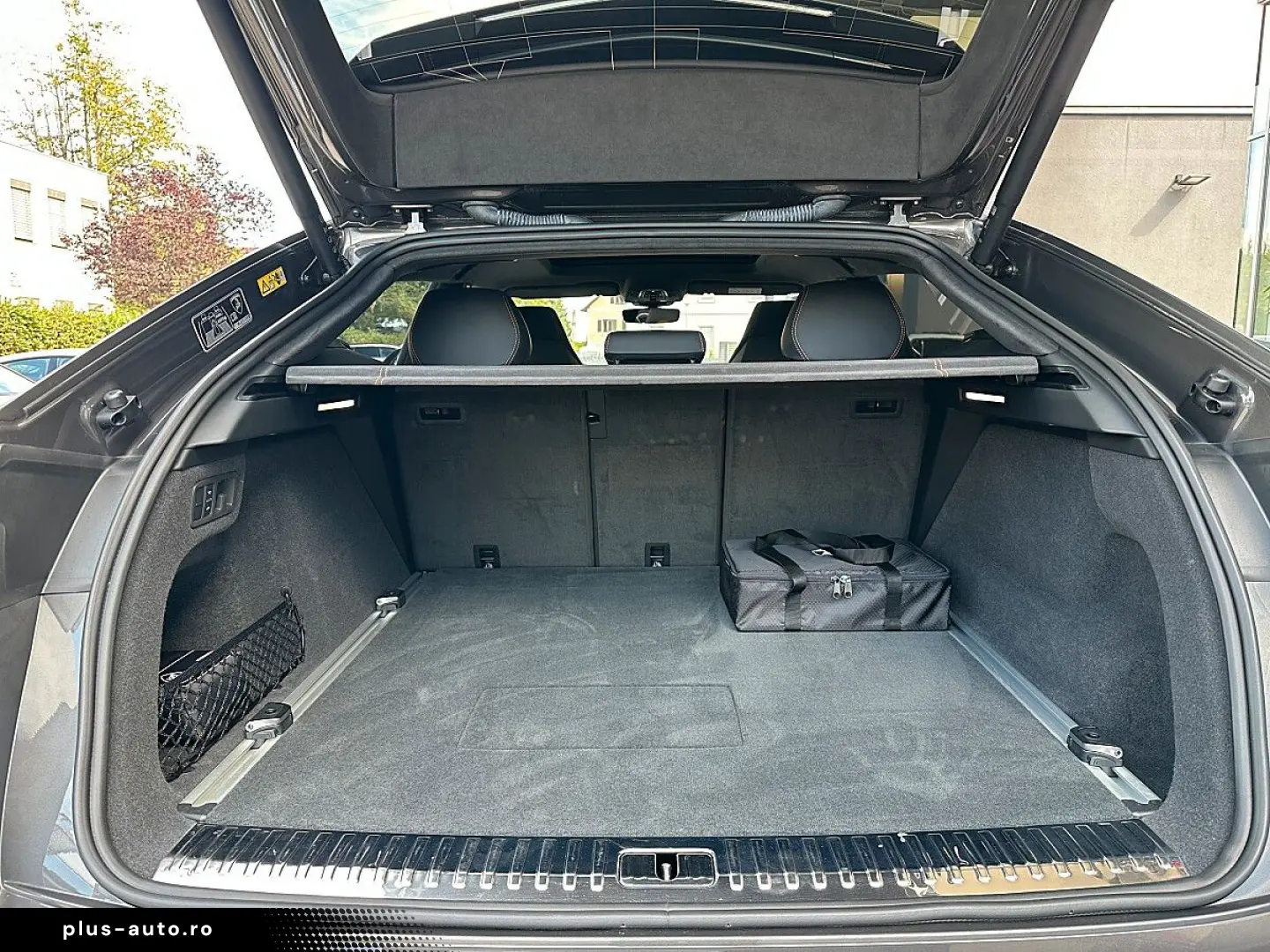LAMBORGHINI URUS SE   Akrapovic   B&O   Pano   GARANTIE 2028