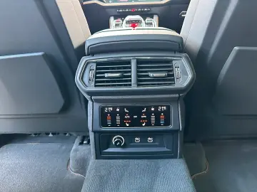 LAMBORGHINI URUS SE   Akrapovic   B&O   Pano   GARANTIE 2028