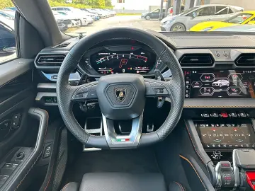 LAMBORGHINI URUS SE   Akrapovic   B&O   Pano   GARANTIE 2028