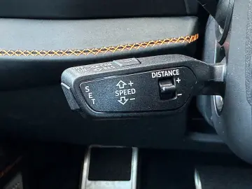 LAMBORGHINI URUS SE   Akrapovic   B&O   Pano   GARANTIE 2028