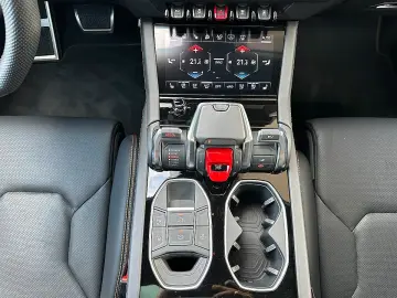 LAMBORGHINI URUS SE   Akrapovic   B&O   Pano   GARANTIE 2028