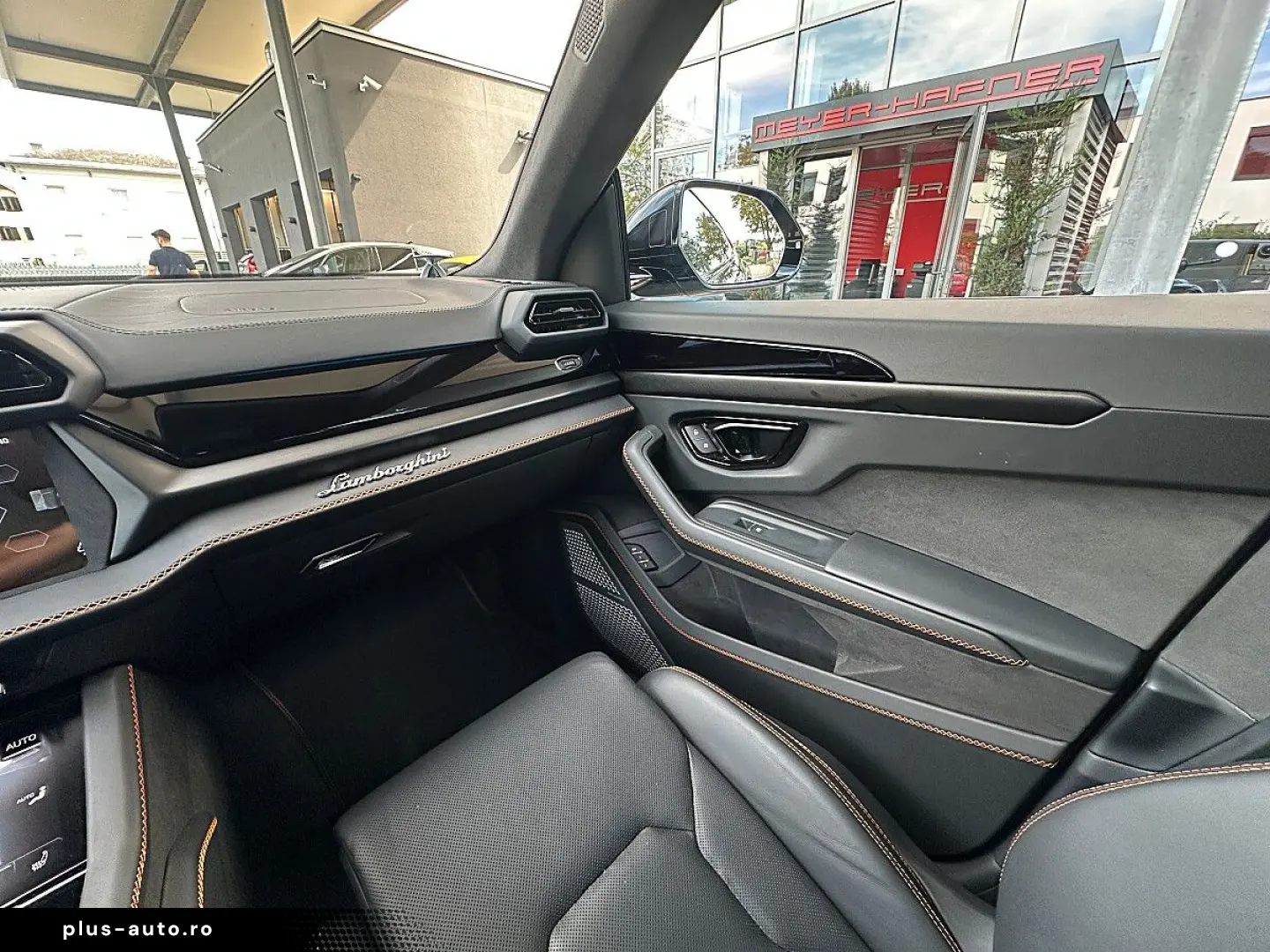 LAMBORGHINI URUS SE   Akrapovic   B&O   Pano   GARANTIE 2028
