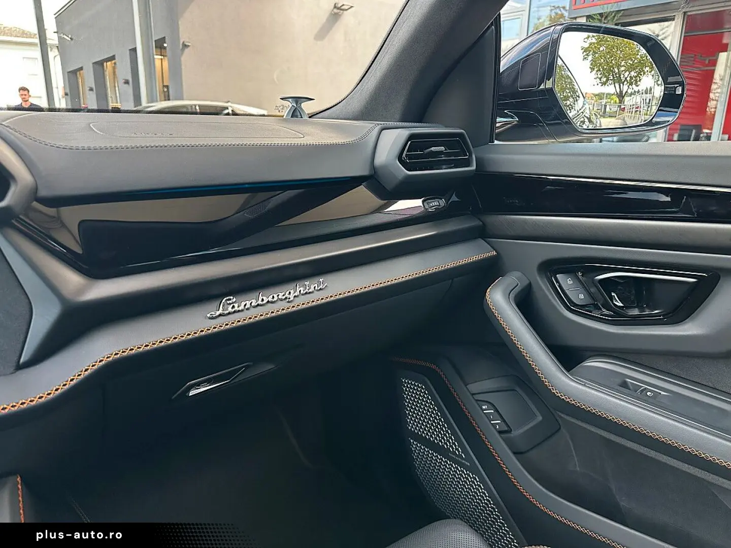 LAMBORGHINI URUS SE   Akrapovic   B&O   Pano   GARANTIE 2028