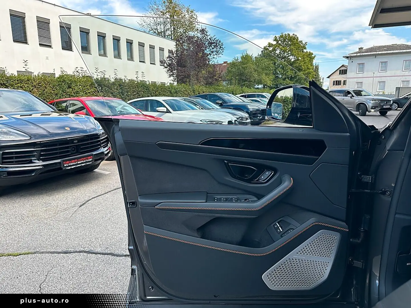 LAMBORGHINI URUS SE   Akrapovic   B&O   Pano   GARANTIE 2028
