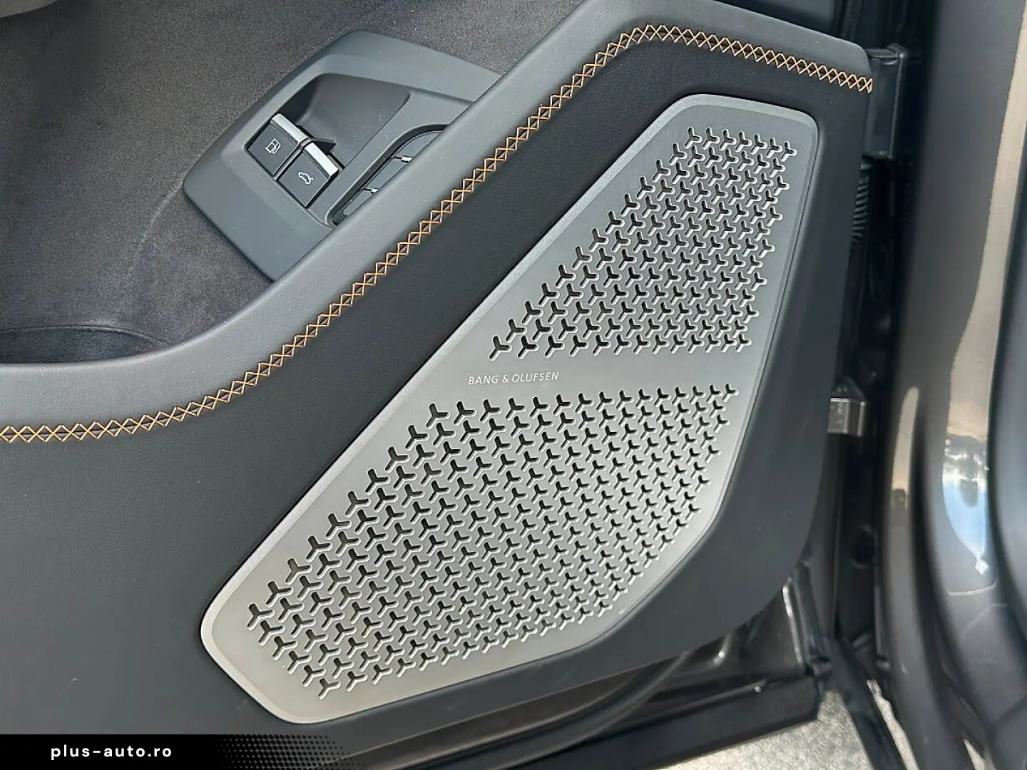 LAMBORGHINI URUS SE   Akrapovic   B&O   Pano   GARANTIE 2028