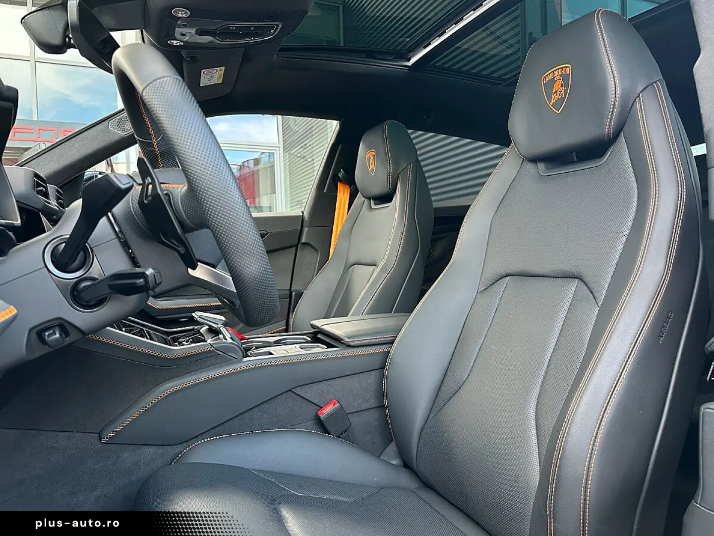 LAMBORGHINI URUS SE   Akrapovic   B&O   Pano   GARANTIE 2028