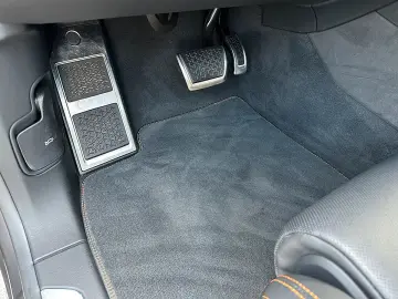 LAMBORGHINI URUS SE   Akrapovic   B&O   Pano   GARANTIE 2028