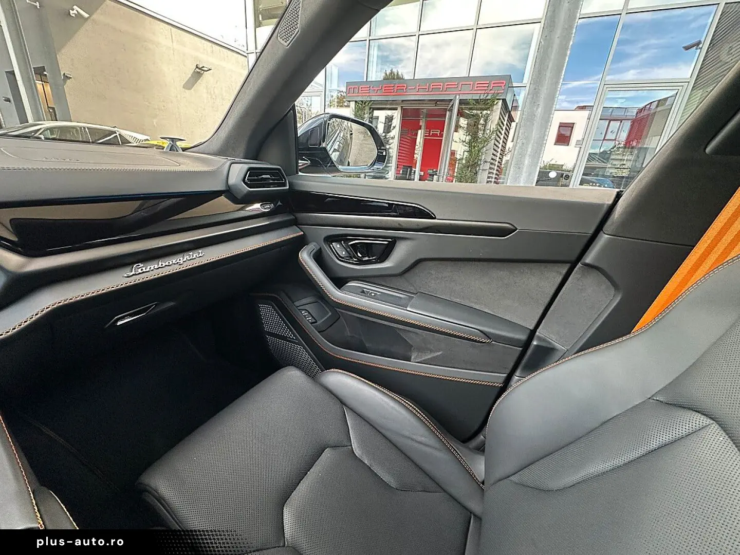 LAMBORGHINI URUS SE   Akrapovic   B&O   Pano   GARANTIE 2028