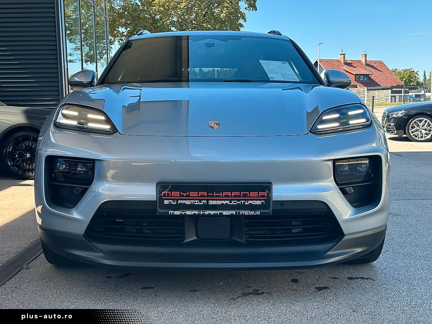PORSCHE Macan 4 Electric   Pano   AHK   Luft   21