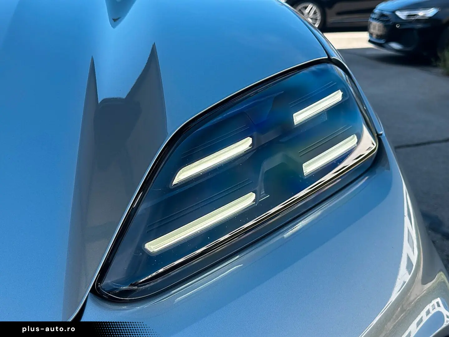 PORSCHE Macan 4 Electric   Pano   AHK   Luft   21