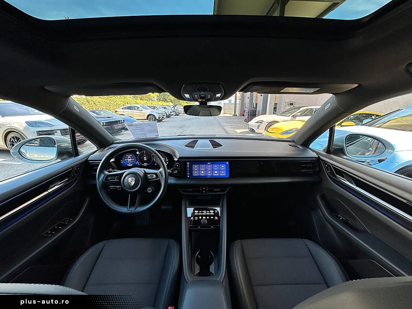 PORSCHE Macan 4 Electric   Pano   AHK   Luft   21
