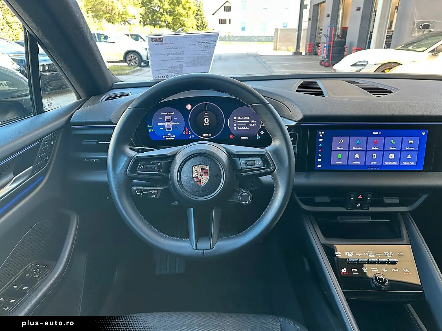 PORSCHE Macan 4 Electric   Pano   AHK   Luft   21
