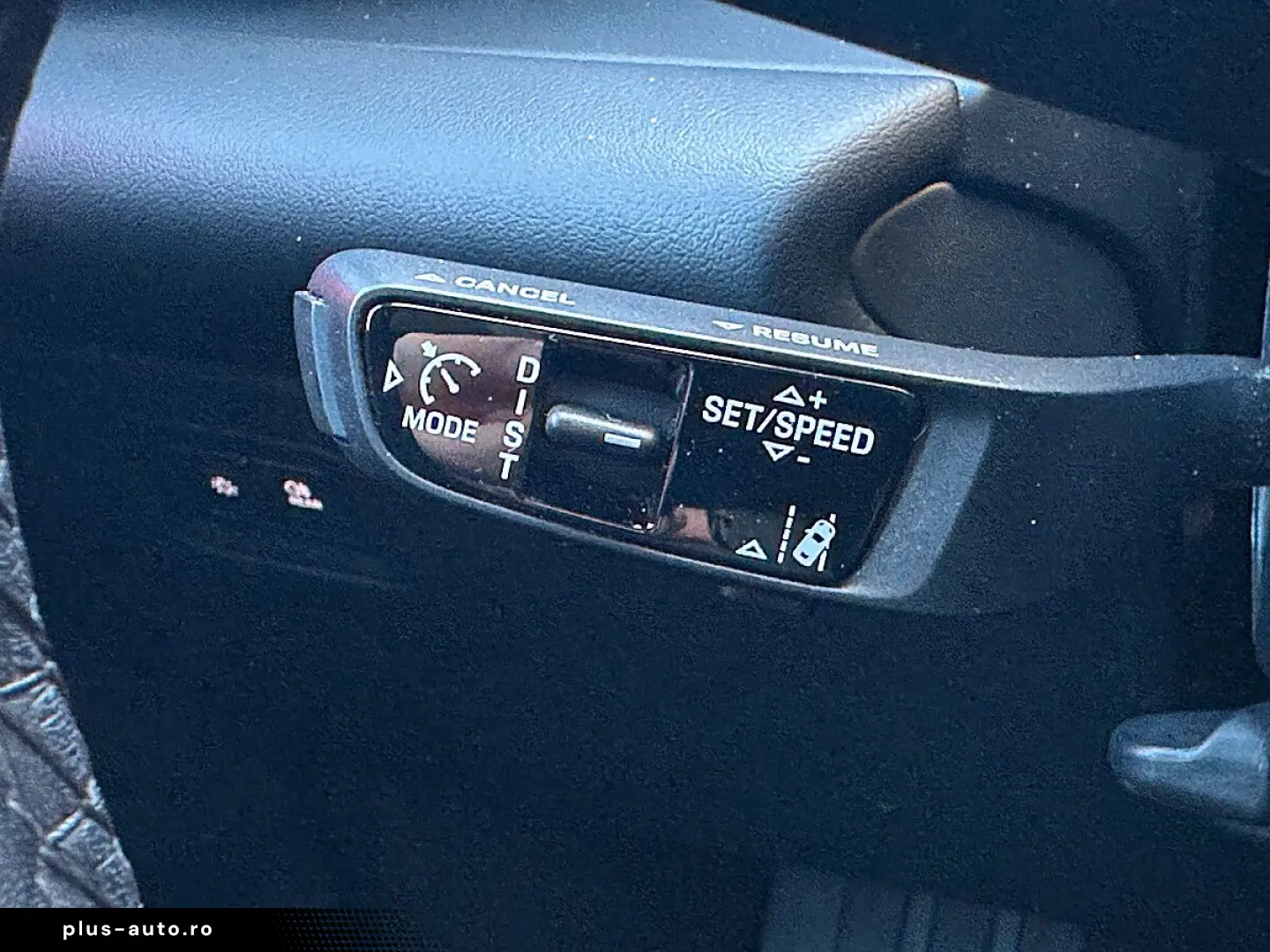 PORSCHE Macan 4 Electric   Pano   AHK   Luft   21