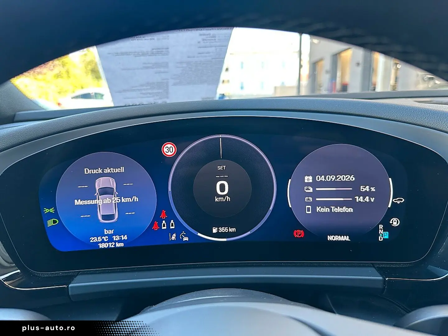 PORSCHE Macan 4 Electric   Pano   AHK   Luft   21