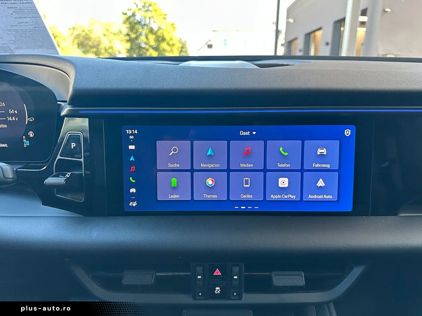 PORSCHE Macan 4 Electric   Pano   AHK   Luft   21