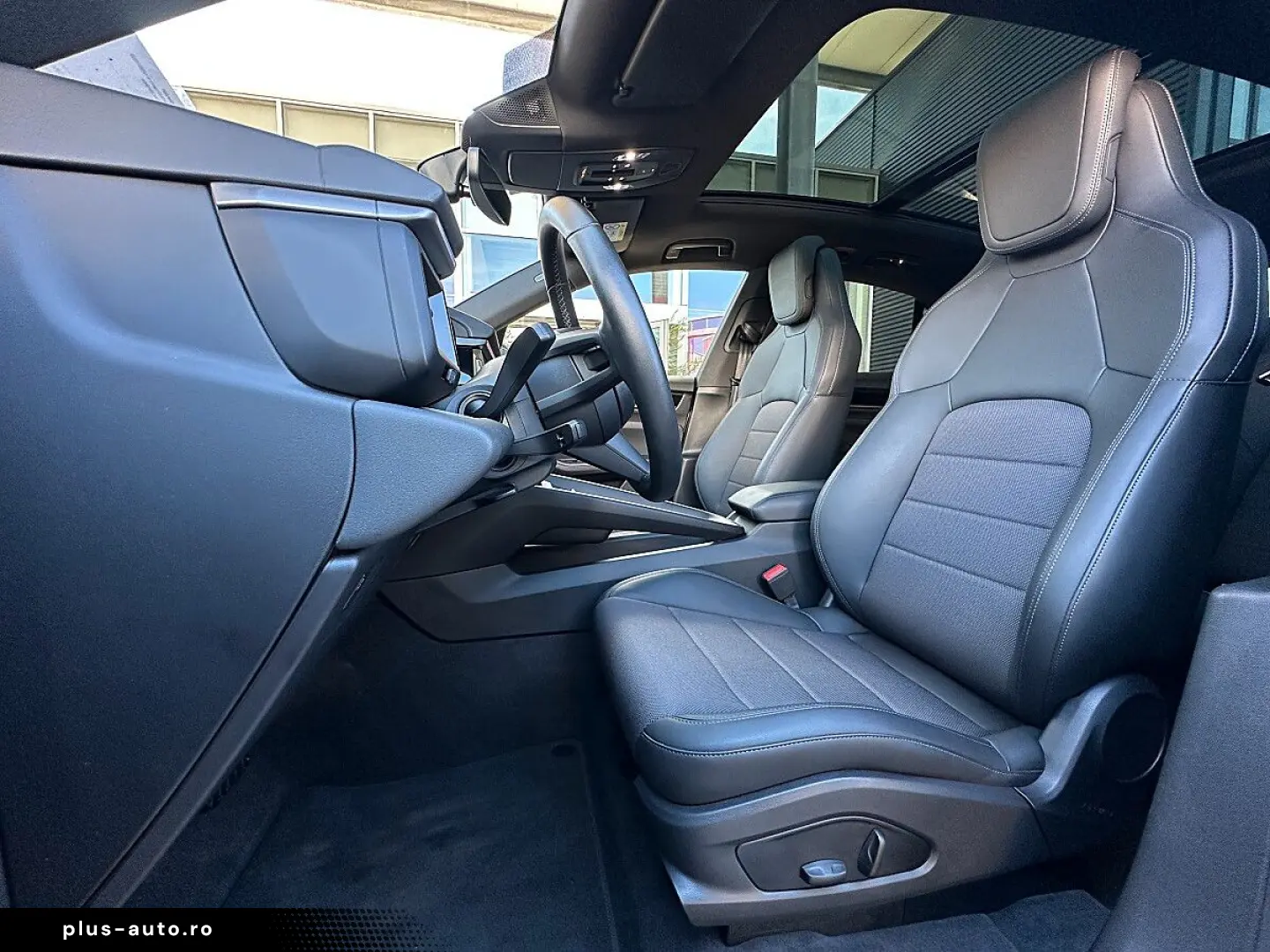PORSCHE Macan 4 Electric   Pano   AHK   Luft   21