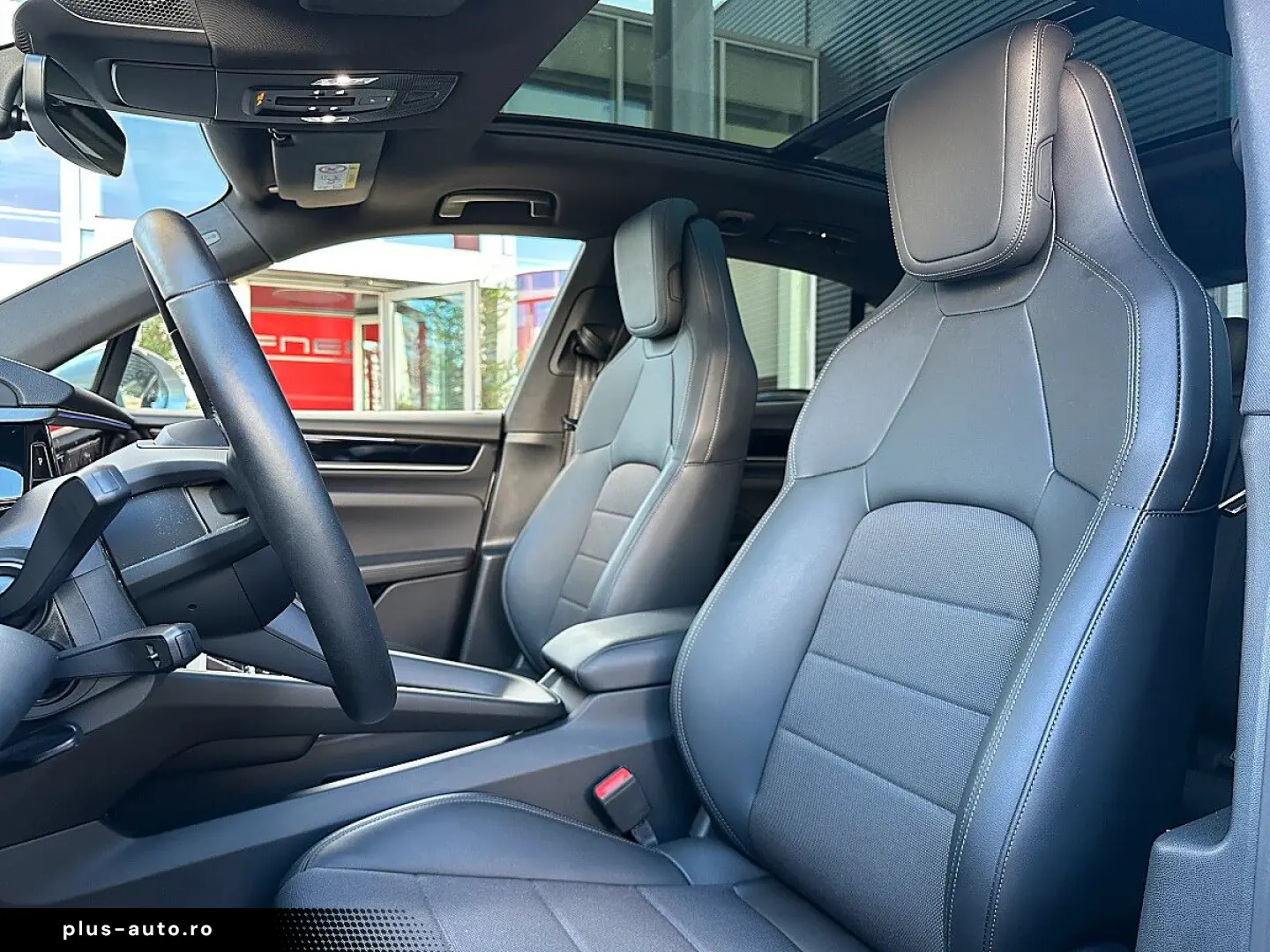 PORSCHE Macan 4 Electric   Pano   AHK   Luft   21