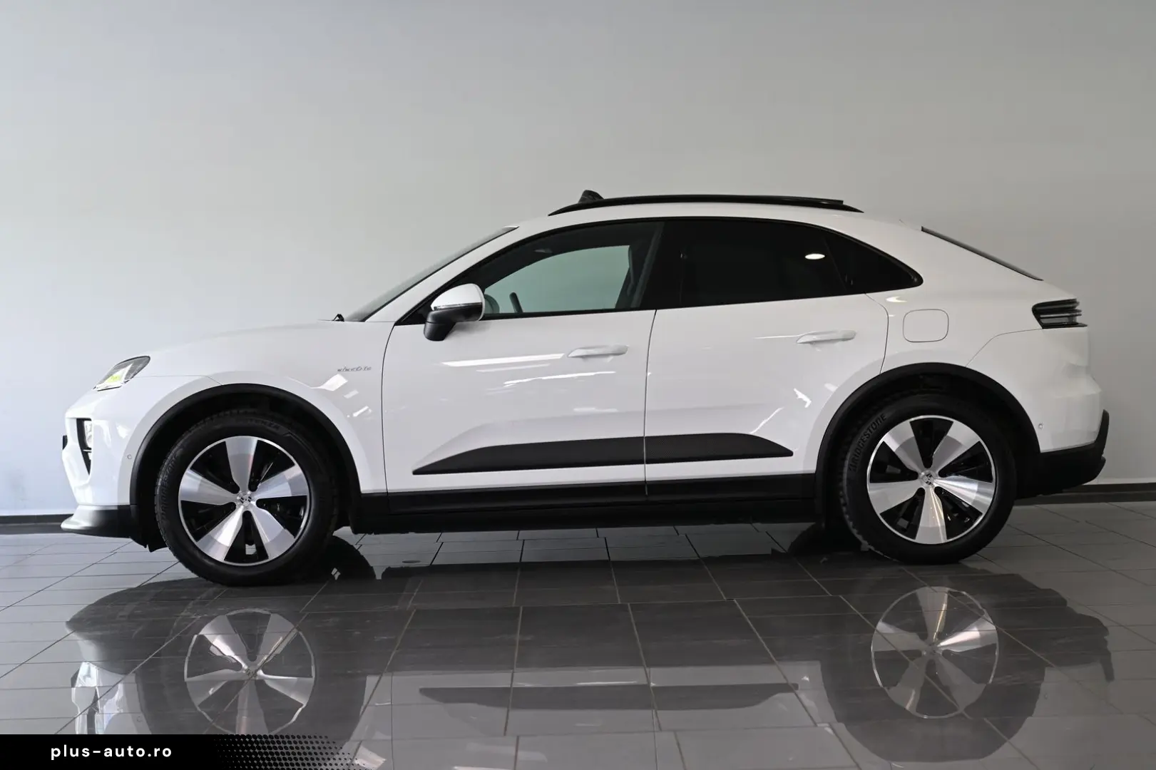 PORSCHE Macan 4 Panorama ACC AirSusp Bose 360