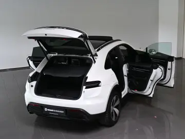 PORSCHE Macan 4 Panorama ACC AirSusp Bose 360