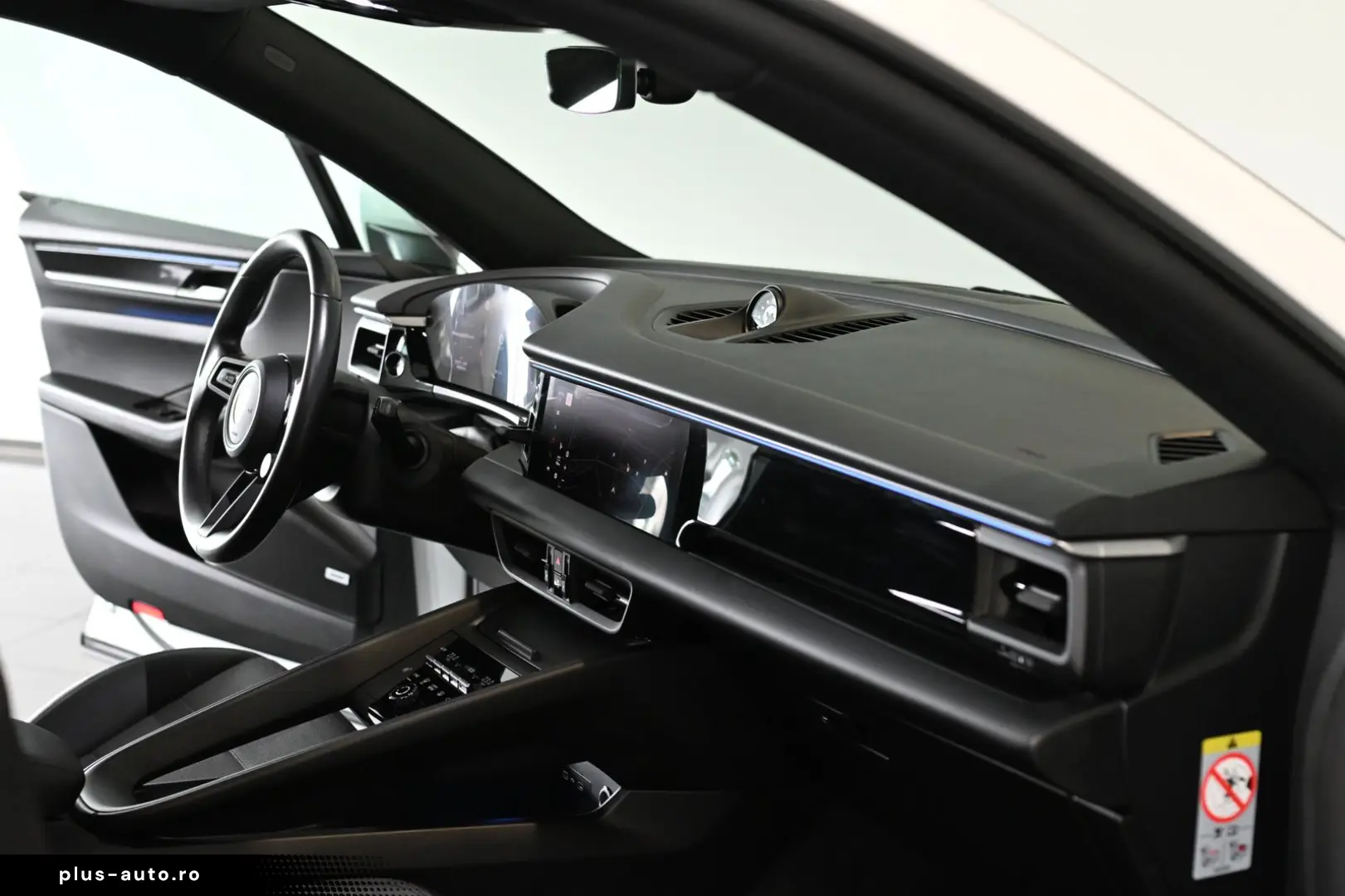 PORSCHE Macan 4 Panorama ACC AirSusp Bose 360