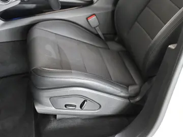 PORSCHE Macan 4 Panorama ACC AirSusp Bose 360